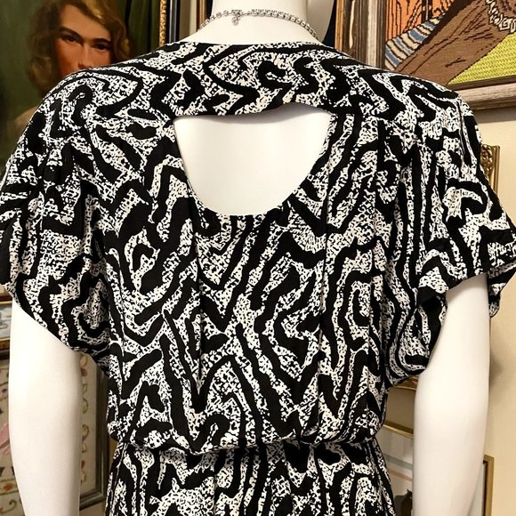 90s Vintage Hearts Black and White Abstract Print Rayon Midi Dress with Cutout - Picture 5 of 7
